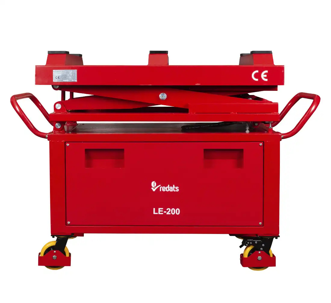 table-elevatrice-batterie-voiture-electrique-moteurs-boite-vitesse-3